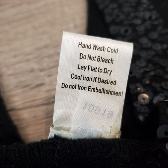 Garnet Hill Sequin Sparkly Vneck Tank Top Silk Blend Black Sz S Beaded - Picture 9 of 9